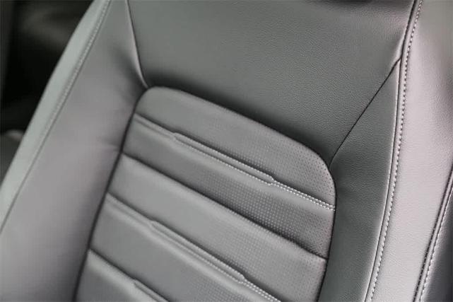 Photo of 2025 Still Night Pearl Honda CR-V