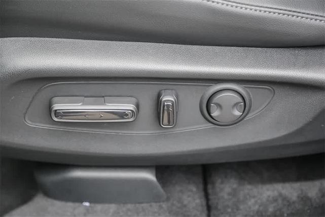 Photo of 2025 Still Night Pearl Honda CR-V