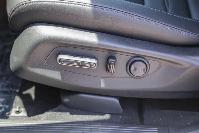 Photo of 2026 Urban Gray Pearl Honda CR-V