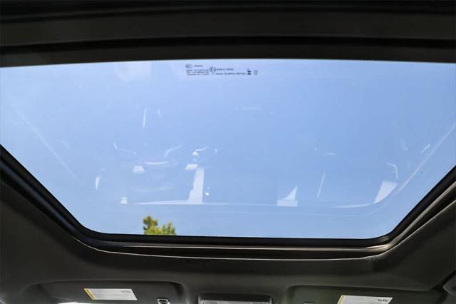 Photo of 2025 Snowfall Pearl Honda Prologue