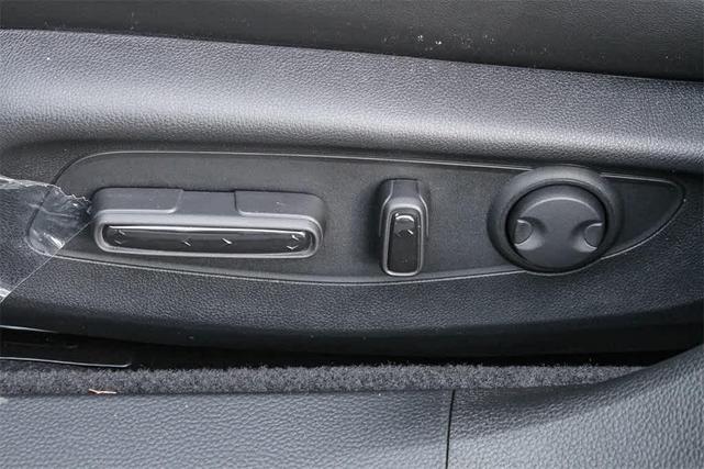 Photo of 2025 Urban Gray Pearl Honda Accord Hybrid