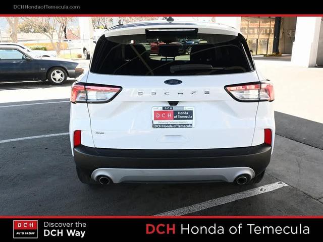 Photo of 2022 Oxford White Ford Escape