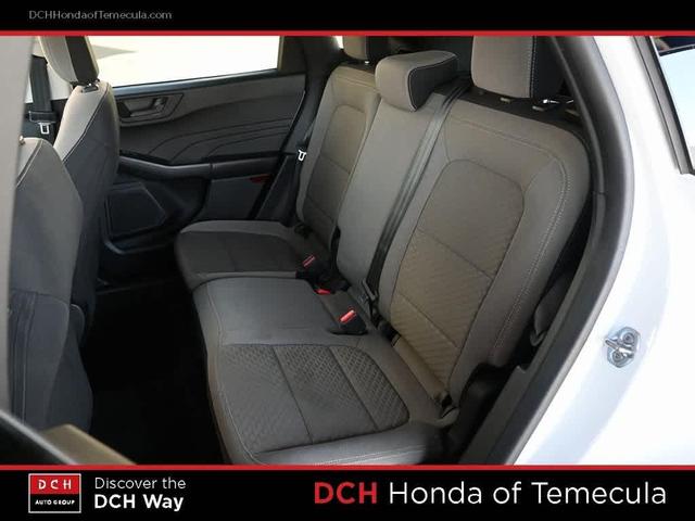 Photo of 2022 Oxford White Ford Escape