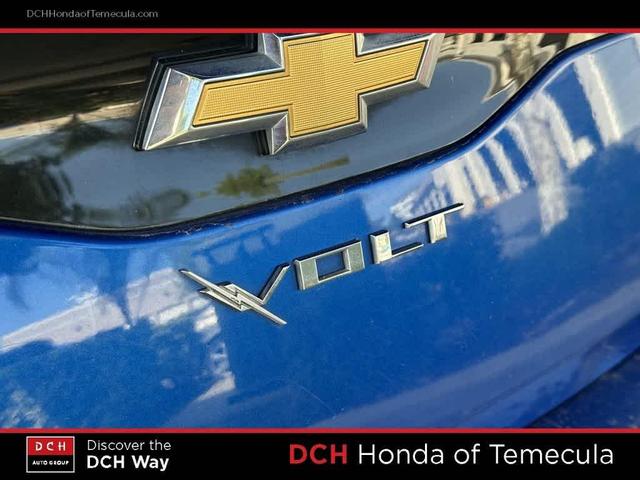 Photo of 2016 Kinetic Blue Metallic Chevrolet Volt
