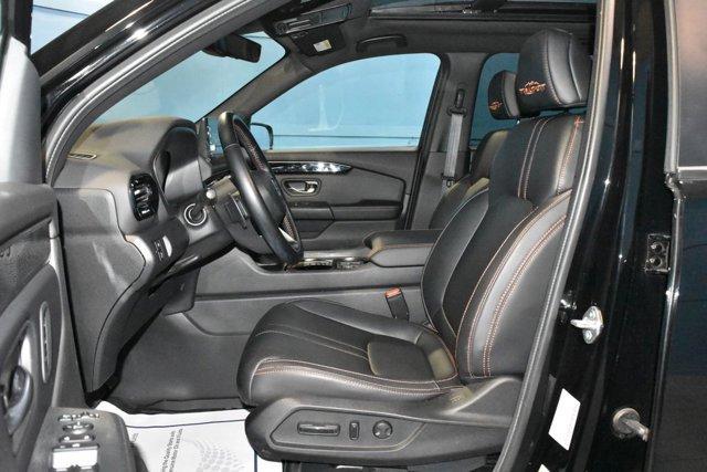 Photo of 2024 Black Honda Pilot