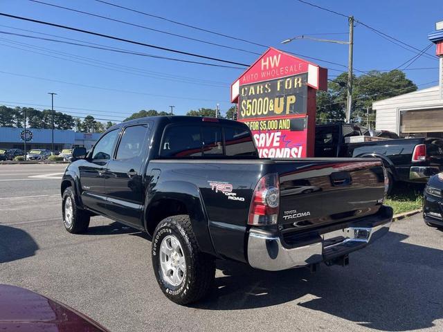 Photo of 2011 Black Toyota Tacoma