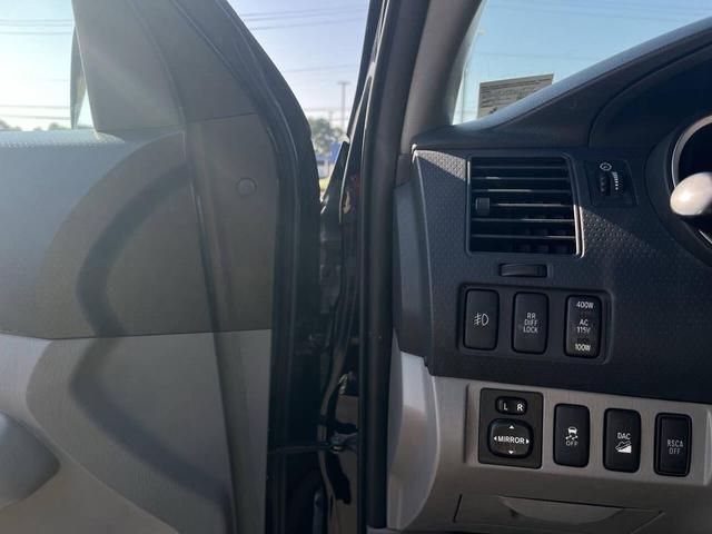 Photo of 2011 Black Toyota Tacoma