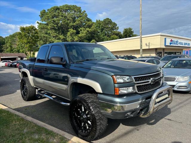 Photo of 2006 Woodland Green Chevrolet Silverado 1500