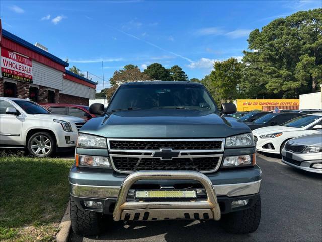 Photo of 2006 Woodland Green Chevrolet Silverado 1500