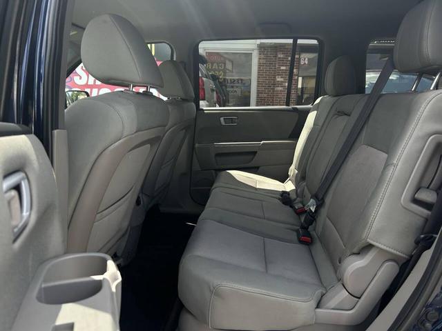 Photo of 2015 Obsidian Blue Pearl Honda Pilot