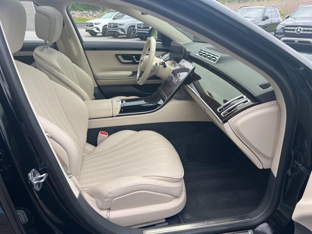 Photo of 2022 Black Mercedes-Benz S-Class