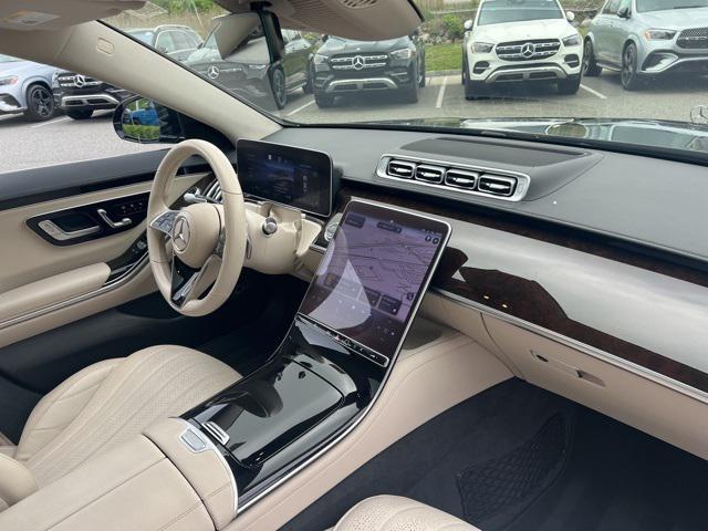 Photo of 2022 Black Mercedes-Benz S-Class