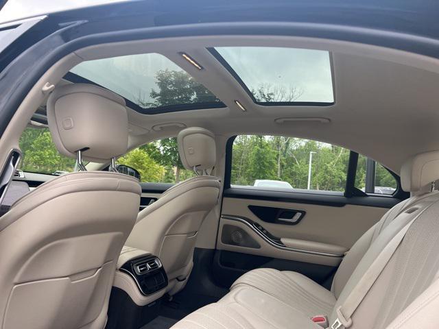 Photo of 2022 Black Mercedes-Benz S-Class