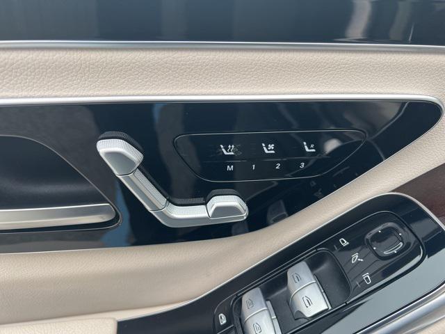 Photo of 2022 Black Mercedes-Benz S-Class