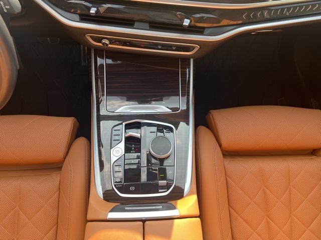 Photo of 2024 Tanzanite Blue II Metallic BMW X7