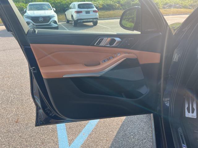 Photo of 2024 Tanzanite Blue II Metallic BMW X7