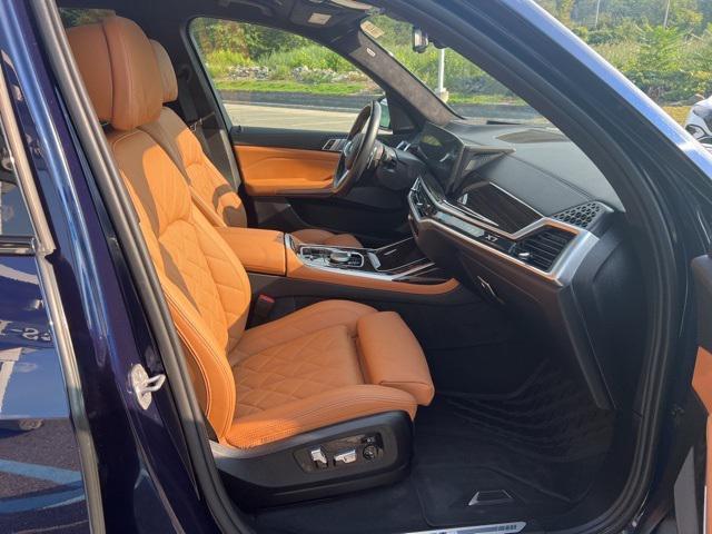Photo of 2024 Tanzanite Blue II Metallic BMW X7