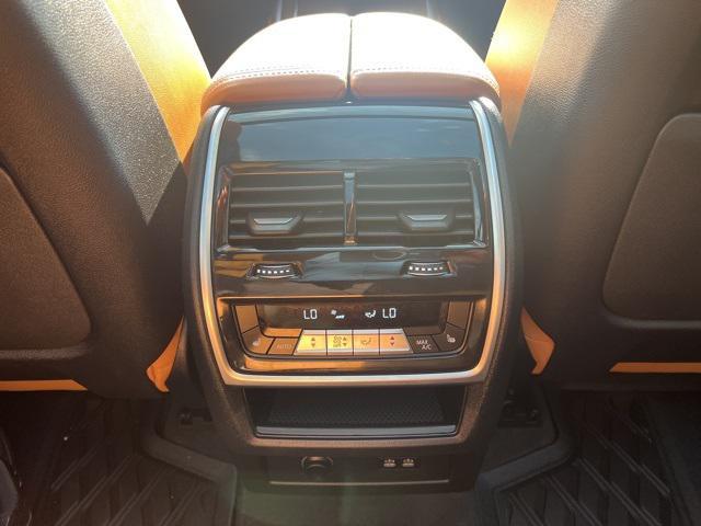 Photo of 2024 Tanzanite Blue II Metallic BMW X7