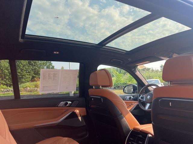 Photo of 2024 Tanzanite Blue II Metallic BMW X7
