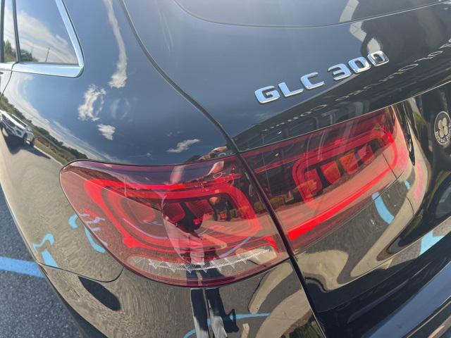 Photo of 2021 Black Mercedes-Benz GLC 300