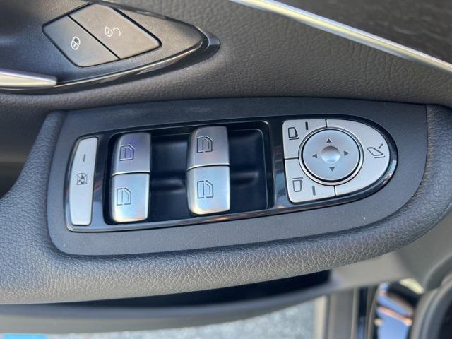 Photo of 2021 Black Mercedes-Benz GLC 300