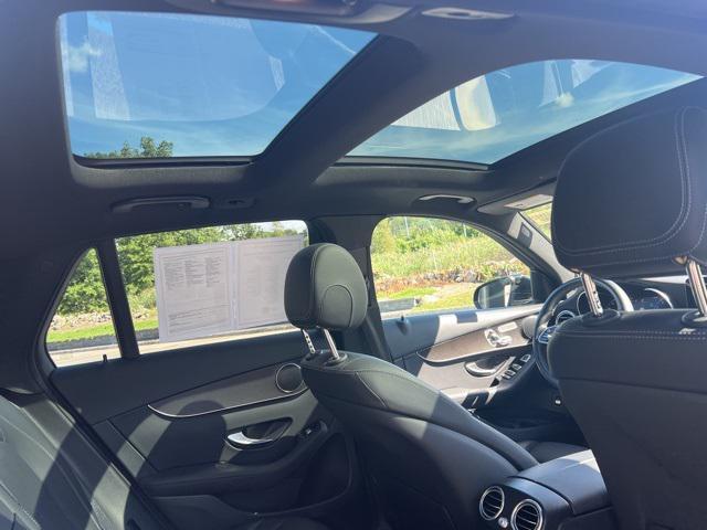 Photo of 2021 Black Mercedes-Benz GLC 300