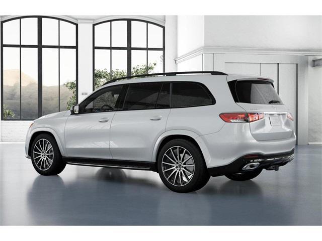 Photo of 2026 MANUFAKTUR Ireland Mid Green Metallic Mercedes-Benz GLS 580