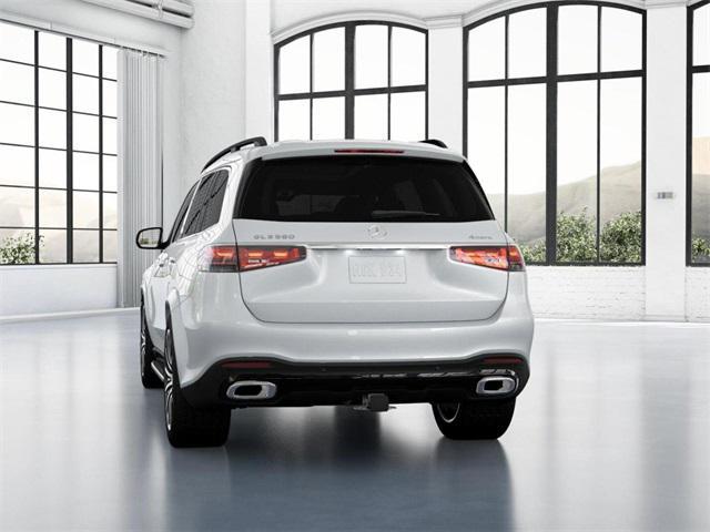 Photo of 2026 MANUFAKTUR Ireland Mid Green Metallic Mercedes-Benz GLS 580