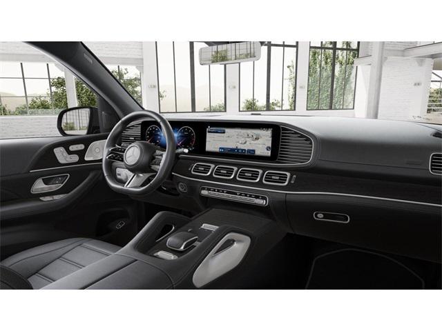 Photo of 2026 MANUFAKTUR Ireland Mid Green Metallic Mercedes-Benz GLS 580