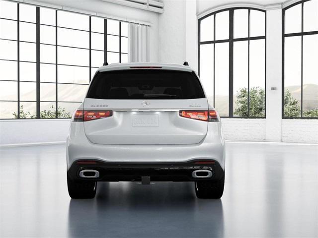 Photo of 2026 MANUFAKTUR Ireland Mid Green Metallic Mercedes-Benz GLS 580