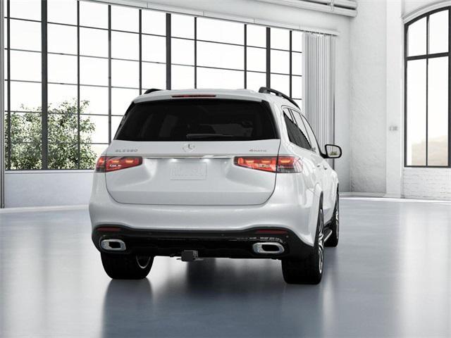 Photo of 2026 MANUFAKTUR Ireland Mid Green Metallic Mercedes-Benz GLS 580