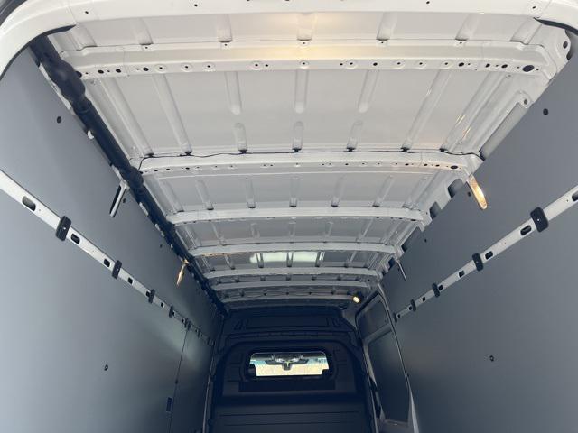 Photo of 2024 Arctic White Mercedes-Benz Sprinter 2500