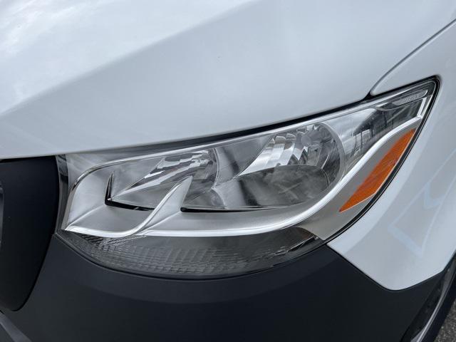 Photo of 2024 Arctic White Mercedes-Benz Sprinter 2500