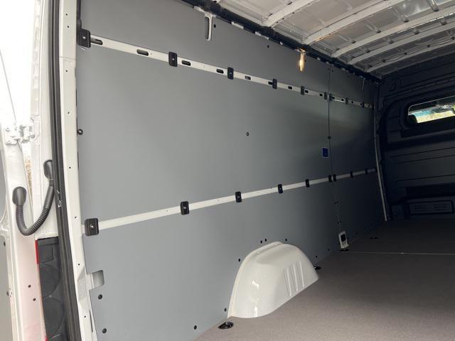 Photo of 2024 Arctic White Mercedes-Benz Sprinter 2500