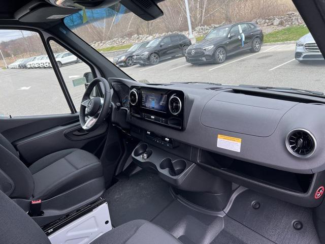 Photo of 2024 Arctic White Mercedes-Benz Sprinter 2500