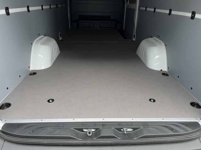 Photo of 2024 Arctic White Mercedes-Benz Sprinter 2500