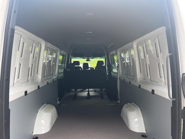 Photo of 2025 Arctic White Mercedes-Benz Sprinter 2500