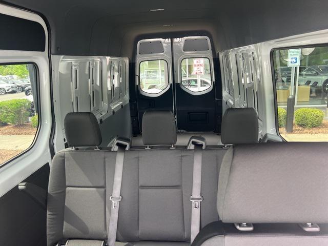 Photo of 2025 Arctic White Mercedes-Benz Sprinter 2500