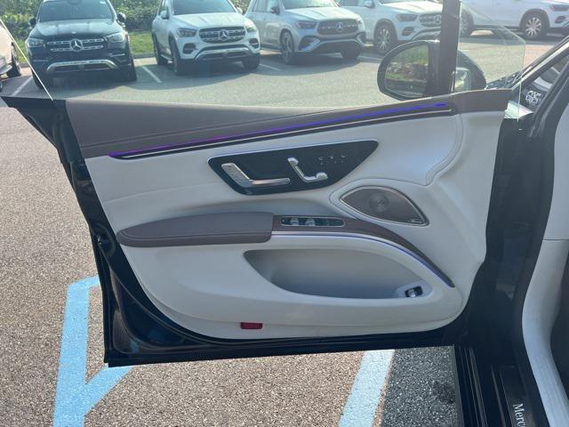 Photo of 2023 Nautical Blue Metallic Mercedes-Benz EQS 450