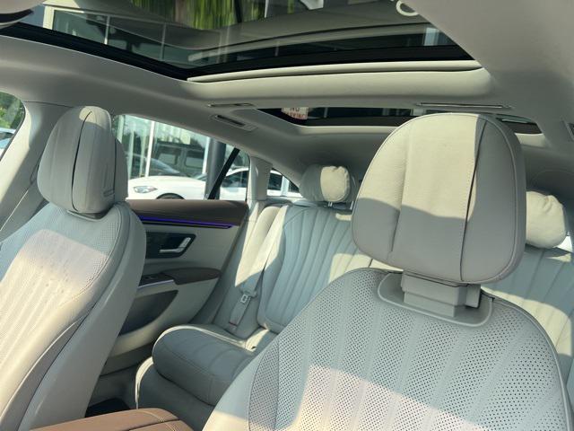 Photo of 2023 Nautical Blue Metallic Mercedes-Benz EQS 450