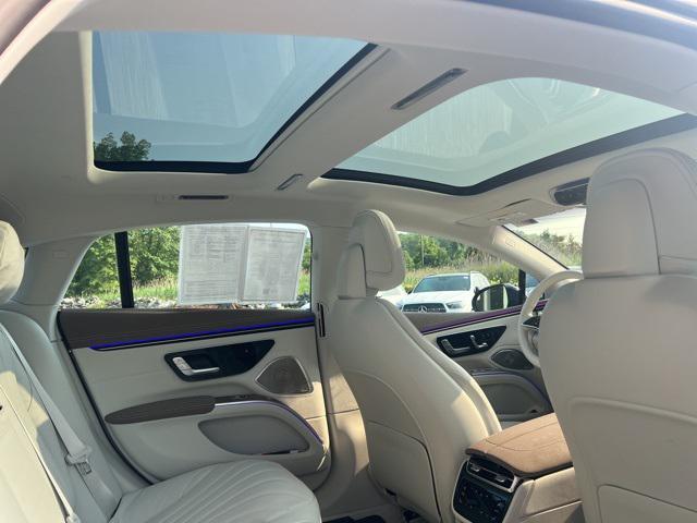 Photo of 2023 Nautical Blue Metallic Mercedes-Benz EQS 450