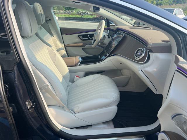 Photo of 2023 Nautical Blue Metallic Mercedes-Benz EQS 450