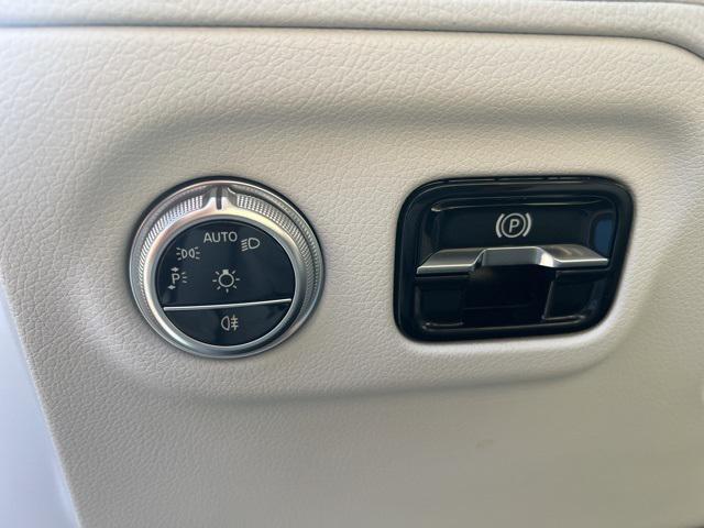 Photo of 2023 Nautical Blue Metallic Mercedes-Benz EQS 450