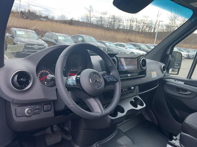Photo of 2025 Arctic White Mercedes-Benz Sprinter 2500