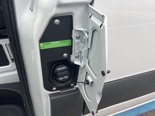 Photo of 2025 Arctic White Mercedes-Benz Sprinter 2500