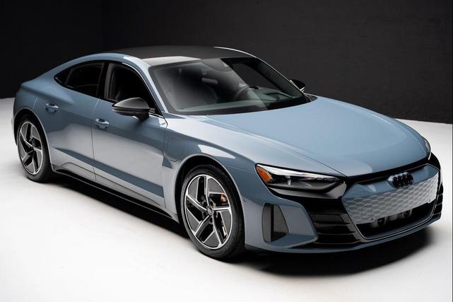 Photo of 2024 Gray Metallic Audi RS e-tron GT