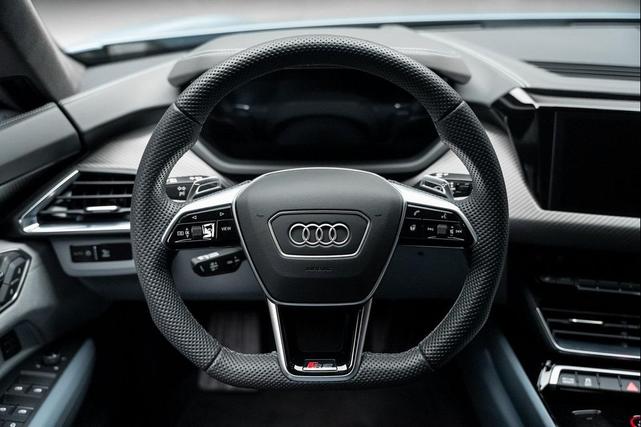 Photo of 2024 Gray Metallic Audi RS e-tron GT