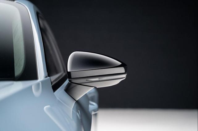 Photo of 2024 Gray Metallic Audi RS e-tron GT