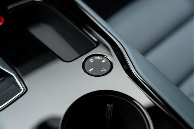 Photo of 2024 Gray Metallic Audi RS e-tron GT