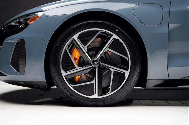 Photo of 2024 Gray Metallic Audi RS e-tron GT